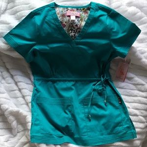Koi Classics Katelyn Women’s 2 pocket Scrub Top